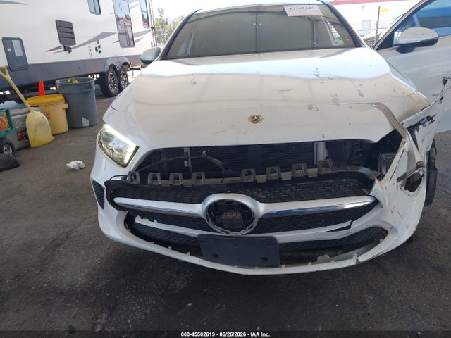 W1K3G4EBXNJ337065 Mercedes-Benz A 220