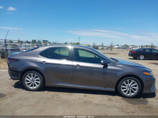 Toyota CAMRY LE 2022 4T1C11AK4NU671182 Image 13