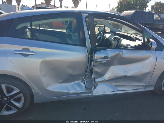 Toyota Prius 2017 JTDKARFU7H3050831 Image 6