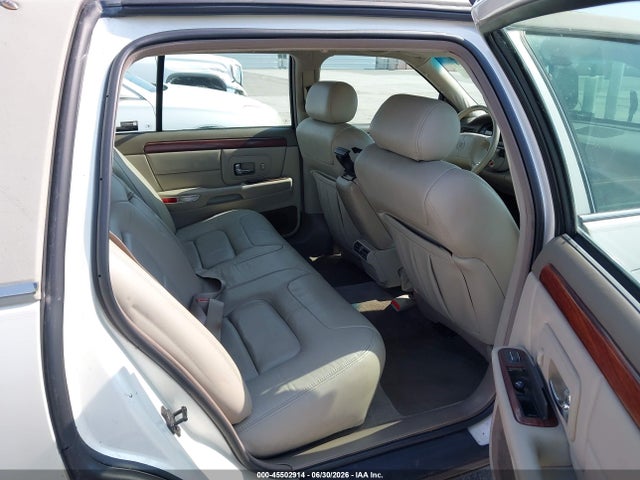45502914 :رقم المزاد ، 1G6KD54Y6WU718733 vin ، 1998 Cadillac Deville مزاد بيع