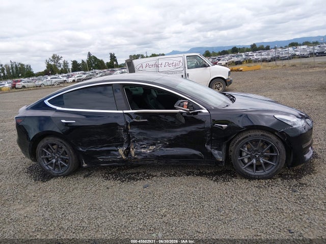 Tesla MODEL 3 2019 5YJ3E1EAXKF422500 Image 13