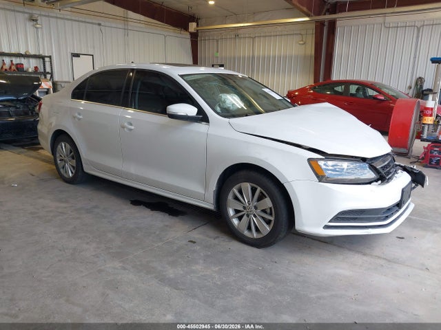 2015 Volkswagen Jetta 1.8t Se მანქანა იყიდება აუქციონზე, vin: 3VWD17AJ4FM406218, აუქციონის ნომერი: 45502945