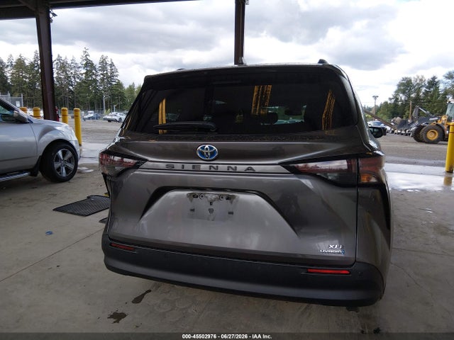 Toyota SIENNA XLE 2023 5TDYRKEC7PS155353 Image 17