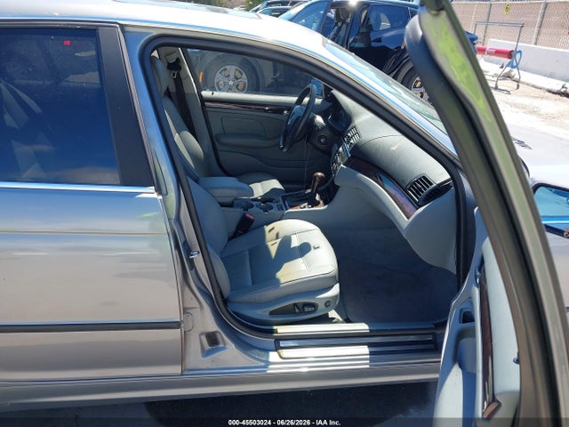 45503024 :رقم المزاد ، WBAEV53473KM31959 vin ، 2003 Bmw 3 Series 330i مزاد بيع