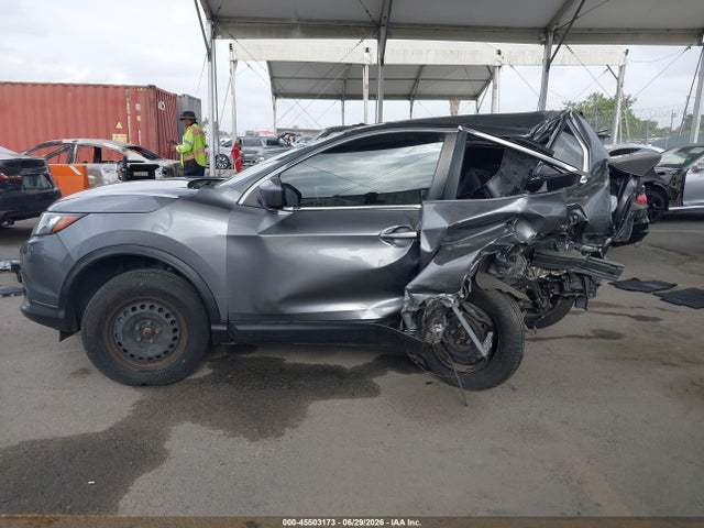 JN1BJ1CR9KW338425 Nissan Rogue Sport S