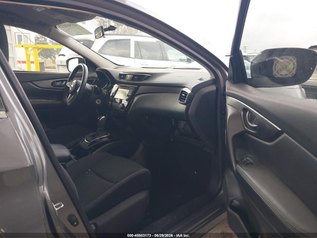 JN1BJ1CR9KW338425 Nissan Rogue Sport S