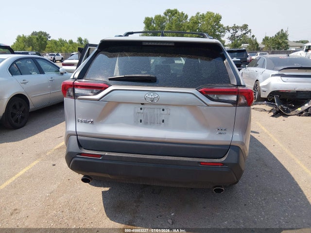 2021 Toyota Rav4 Xle მანქანა იყიდება აუქციონზე, vin: 2T3P1RFV2MC218821, აუქციონის ნომერი: 45503227