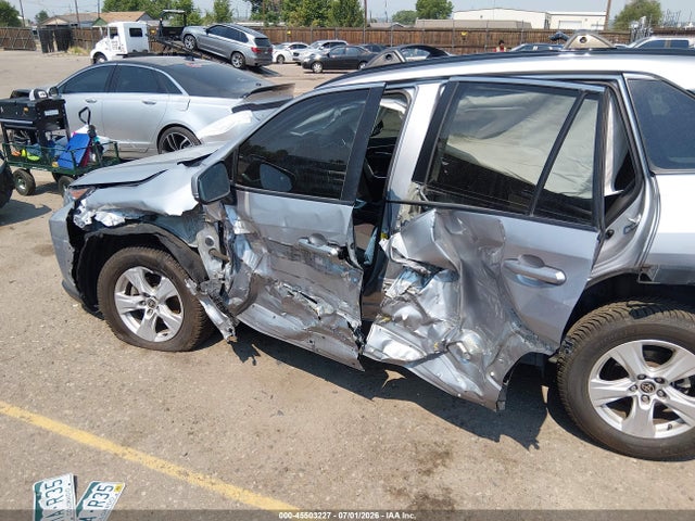 2021 Toyota Rav4 Xle მანქანა იყიდება აუქციონზე, vin: 2T3P1RFV2MC218821, აუქციონის ნომერი: 45503227