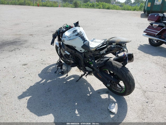 45503229 :رقم المزاد ، JKBZXJE13HA025402 vin ، 2017 Kawasaki Zx636 E مزاد بيع