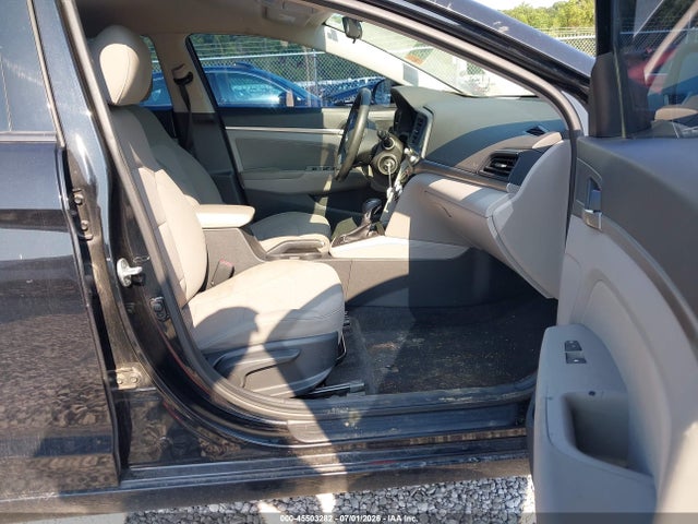 2020 Hyundai Elantra Sel მანქანა იყიდება აუქციონზე, vin: 5NPD84LF3LH568025, აუქციონის ნომერი: 45503282