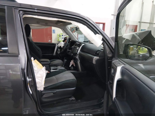 Toyota 4RUNNER SR5 2019 JTEBU5JR2K5687443 Image 5