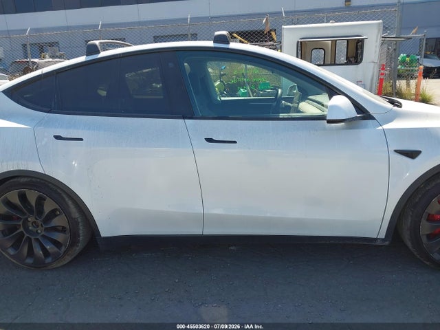 Auction sale of the 2022 Tesla Model Y Performance Dual Motor All-wheel Drive, vin: 7SAYGDEF0NF555464, lot number: 45503620