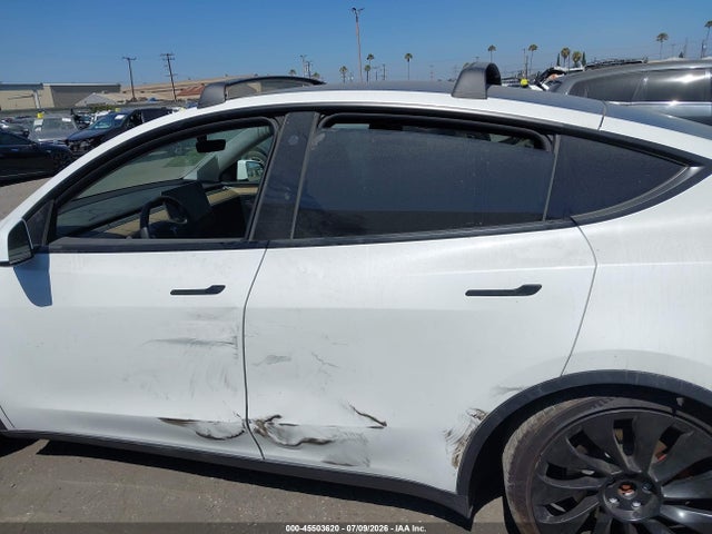 Auction sale of the 2022 Tesla Model Y Performance Dual Motor All-wheel Drive, vin: 7SAYGDEF0NF555464, lot number: 45503620