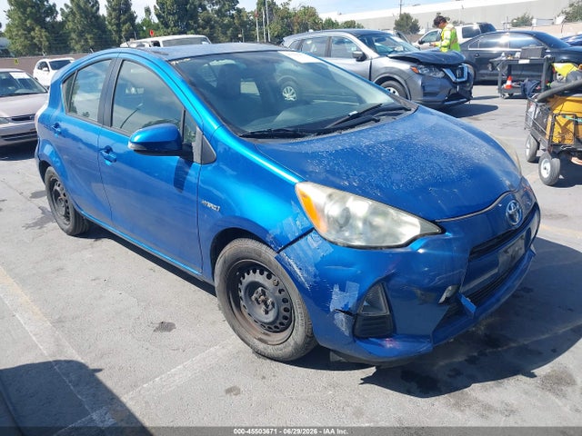 45503671 :رقم المزاد ، JTDKDTB32C1022182 vin ، 2012 Toyota Prius C One مزاد بيع