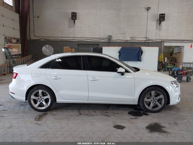 Продаж на аукціоні авто 2019 Audi A3 45 Premium, vin: WAUBEGFF6KA117395, номер лоту: 45503674
