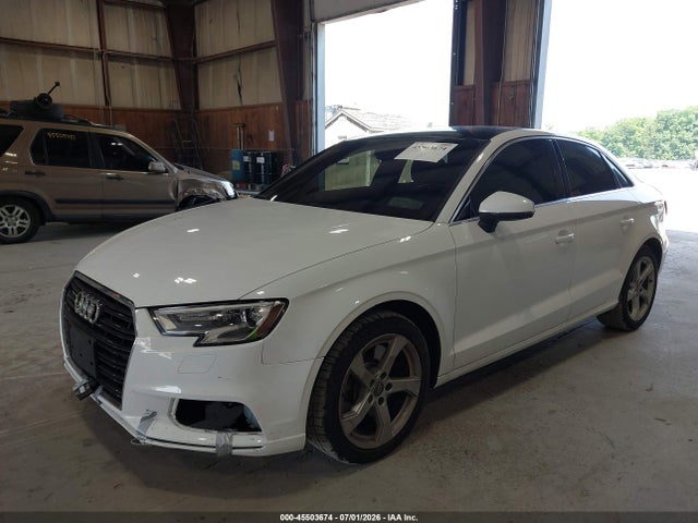 Продаж на аукціоні авто 2019 Audi A3 45 Premium, vin: WAUBEGFF6KA117395, номер лоту: 45503674