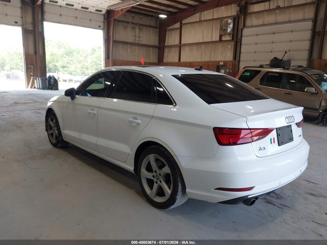 Продаж на аукціоні авто 2019 Audi A3 45 Premium, vin: WAUBEGFF6KA117395, номер лоту: 45503674