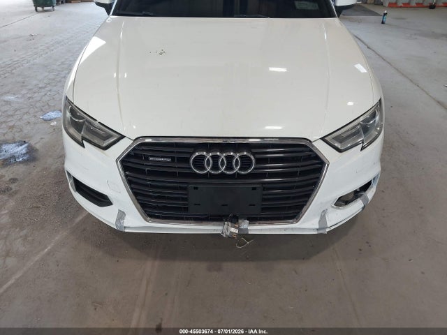 Продаж на аукціоні авто 2019 Audi A3 45 Premium, vin: WAUBEGFF6KA117395, номер лоту: 45503674