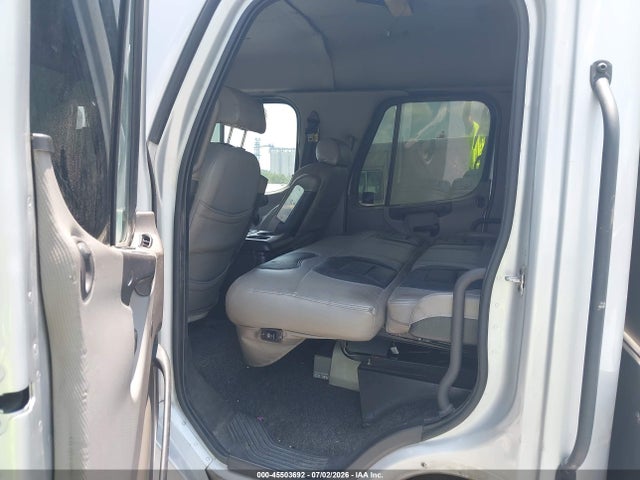 Продажа на аукционе авто 2009 Freightliner M2 106 Medium Duty, vin: 1FVACXBT39HAJ4864, номер лота: 45503692