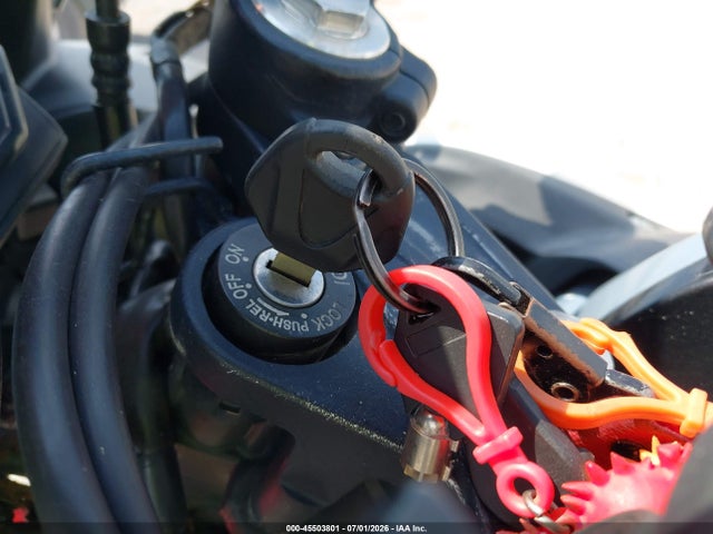 Yamaha YZFR3 2016 MH3RH06Y3GK012785 Image 11