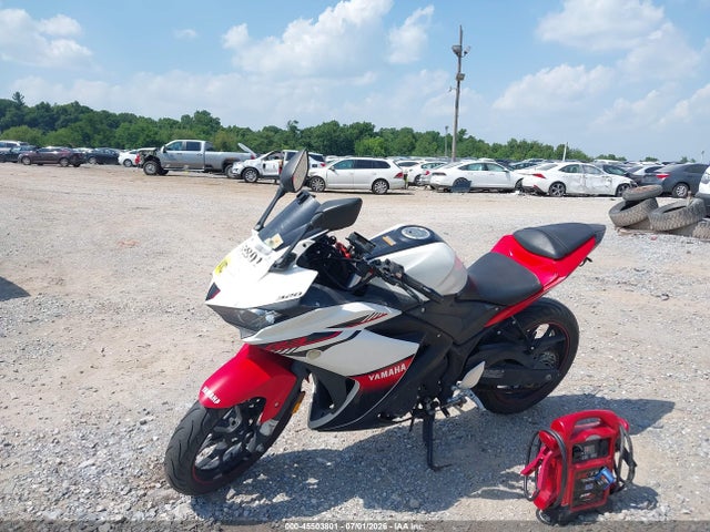 Yamaha YZFR3 2016 MH3RH06Y3GK012785 Image 2