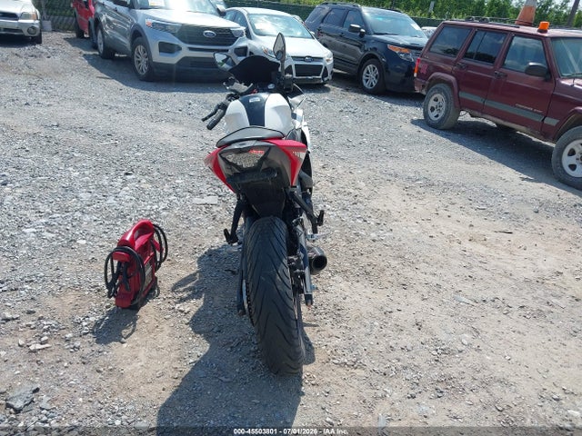 Yamaha YZFR3 2016 MH3RH06Y3GK012785 Image 6