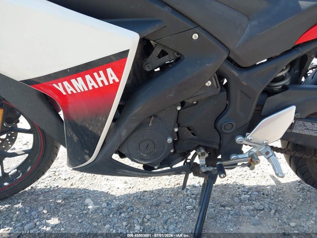 Yamaha YZFR3 2016 MH3RH06Y3GK012785 Image 9