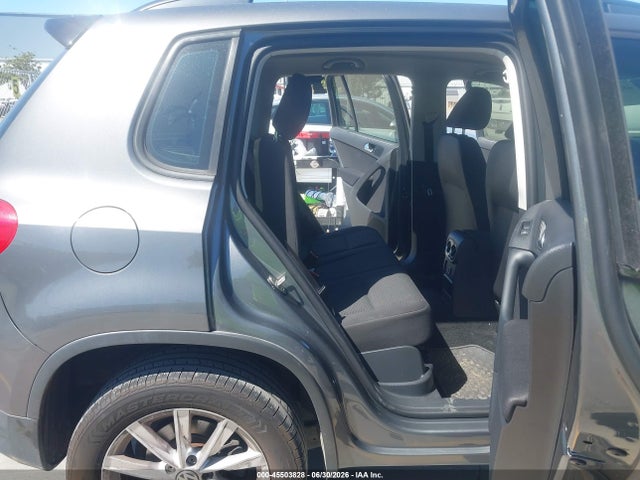 WVGAV7AXXJK001653 Volkswagen Tiguan Limited 2.0t