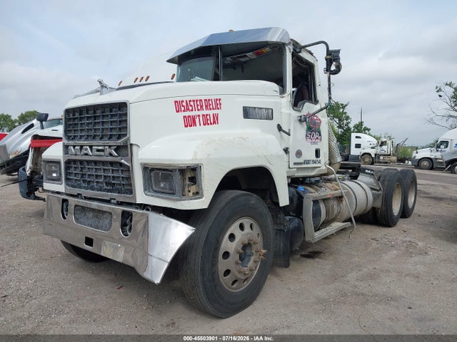 45503901 :رقم المزاد ، 1M1PN4GY7SM017490 vin ، 2025 Mack Pinnacle مزاد بيع
