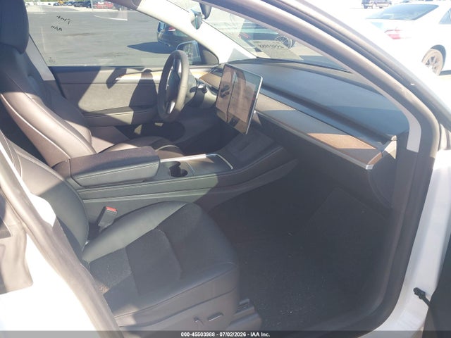 Продаж на аукціоні авто 2023 Tesla Model Y Awd/long Range Dual Motor All-wheel Drive, vin: 7SAYGDEE4PA113178, номер лоту: 45503988