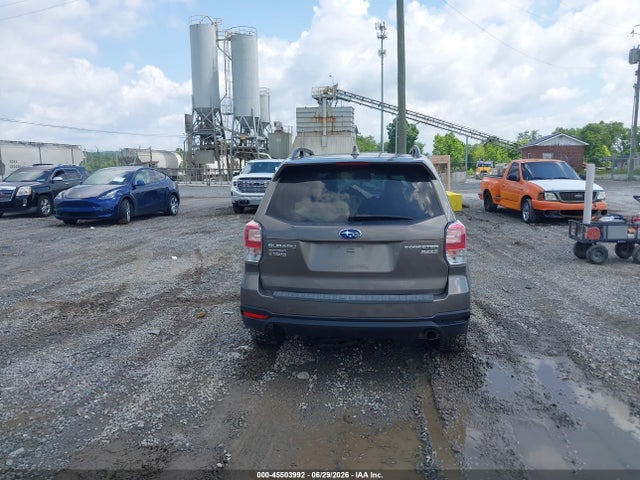 Subaru Forester 2.5i Touring 2017 JF2SJATC5HH536216 Image 16