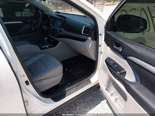 45504039 :رقم المزاد ، 5TDJKRFH3GS327547 vin ، 2016 Toyota Highlander Xle V6 مزاد بيع