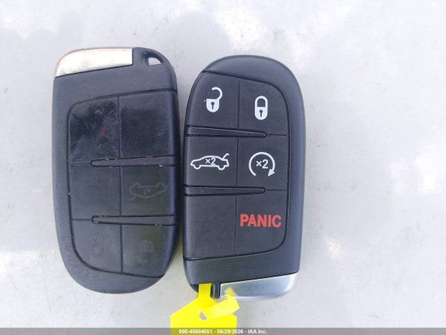 45504051 :رقم المزاد ، 1C3CCCAB3FN612103 vin ، 2015 Chrysler 200 Limited مزاد بيع