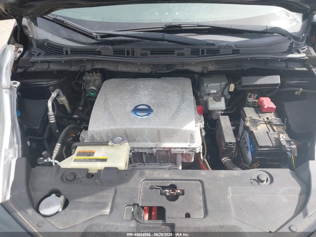 45504066 :رقم المزاد ، 1N4AZ0CPXFC300810 vin ، 2015 Nissan Leaf S مزاد بيع
