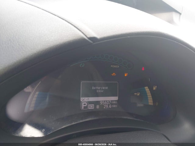 45504066 :رقم المزاد ، 1N4AZ0CPXFC300810 vin ، 2015 Nissan Leaf S مزاد بيع