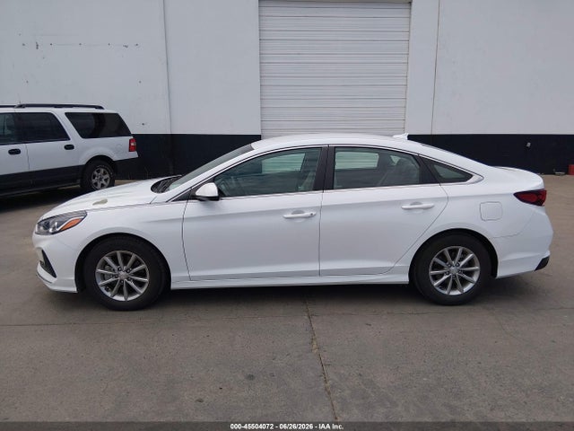 Hyundai SONATA ECO 2018 5NPE24AA8JH700688 Image 16