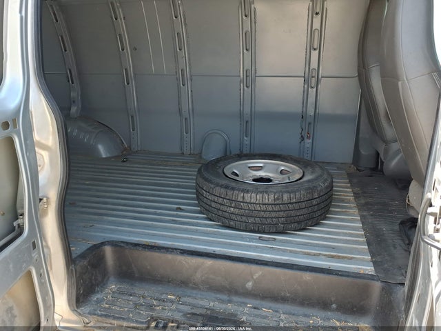 Chevrolet Express 3500 Work Van 2018 1GCZGHFG5J1313692 Image 8