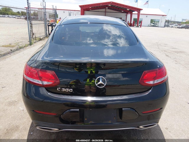 45504237 :رقم المزاد ، WDDWJ4JB2JF737946 vin ، 2018 Mercedes-benz C 300 مزاد بيع