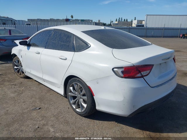 Chrysler 200 S 2015 1C3CCCBBXFN559883 Image 3