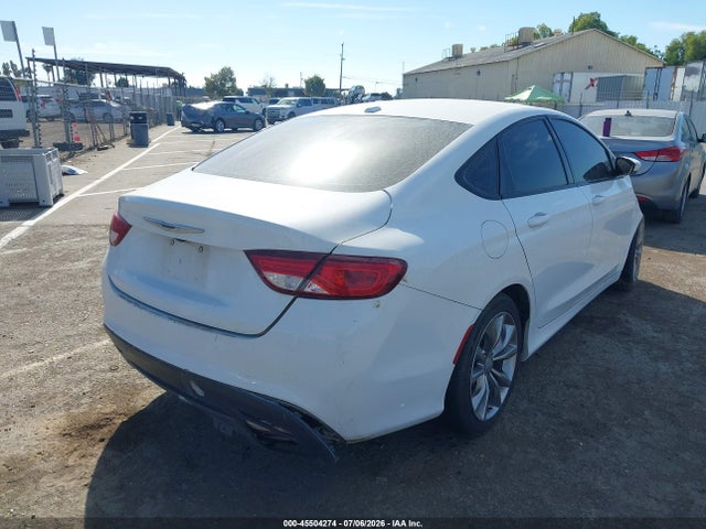 Chrysler 200 S 2015 1C3CCCBBXFN559883 Image 4