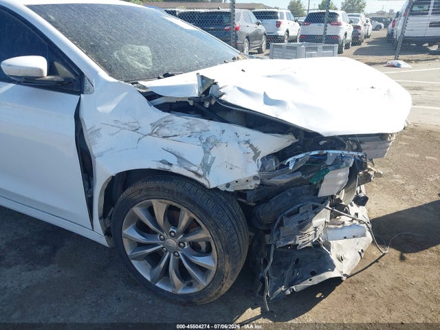 Chrysler 200 S 2015 1C3CCCBBXFN559883 Image 13