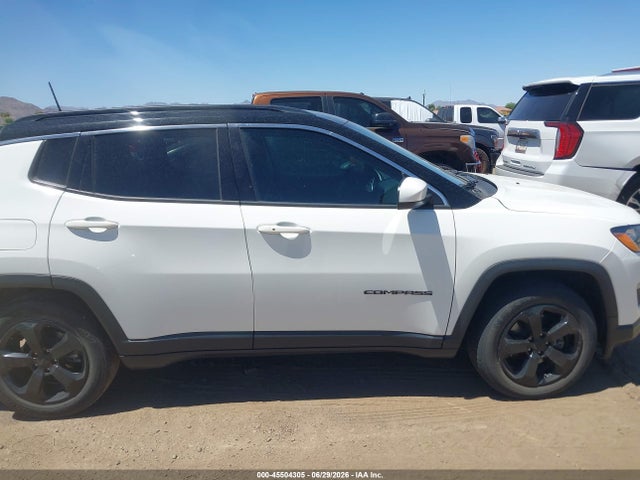 3C4NJCBB1JT368615 Jeep Compass Latitude Fwd