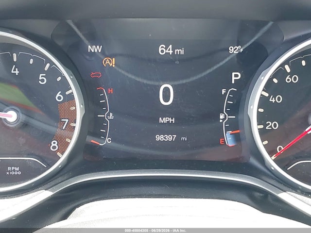 3C4NJCBB1JT368615 Jeep Compass Latitude Fwd
