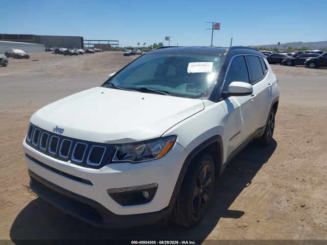 3C4NJCBB1JT368615 Jeep Compass Latitude Fwd