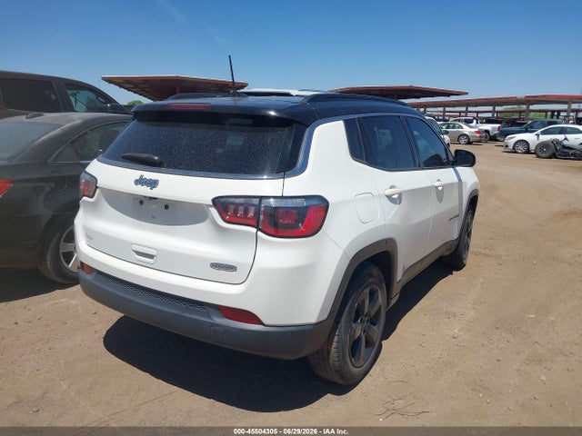 3C4NJCBB1JT368615 Jeep Compass Latitude Fwd