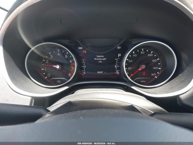 3C4NJCBB1JT368615 Jeep Compass Latitude Fwd