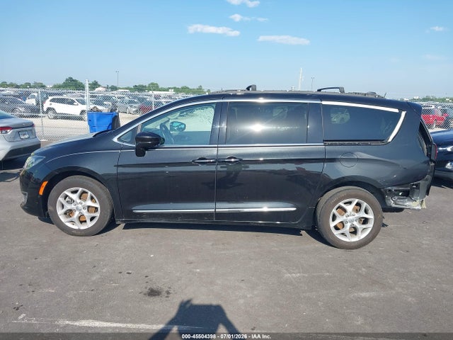 Aukcja sprzedaży 2017 Chrysler Pacifica Touring-l Plus, vin: 2C4RC1EG8HR644454, numer aukcji: 45504398