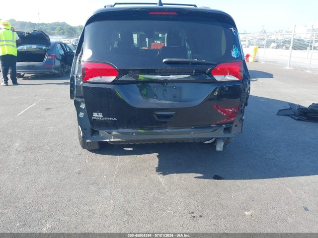 Aukcja sprzedaży 2017 Chrysler Pacifica Touring-l Plus, vin: 2C4RC1EG8HR644454, numer aukcji: 45504398