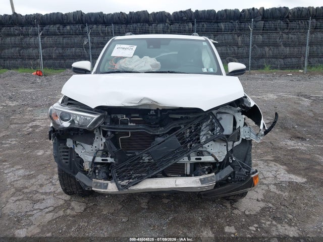 JTEMU5JR8M5958940 Toyota 4RUNNER SR5