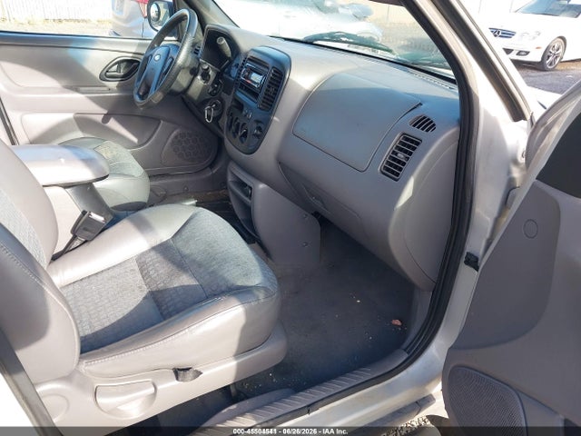 45504541 :رقم المزاد ، 1FMYU02102KC83371 vin ، 2002 Ford Escape Xls مزاد بيع